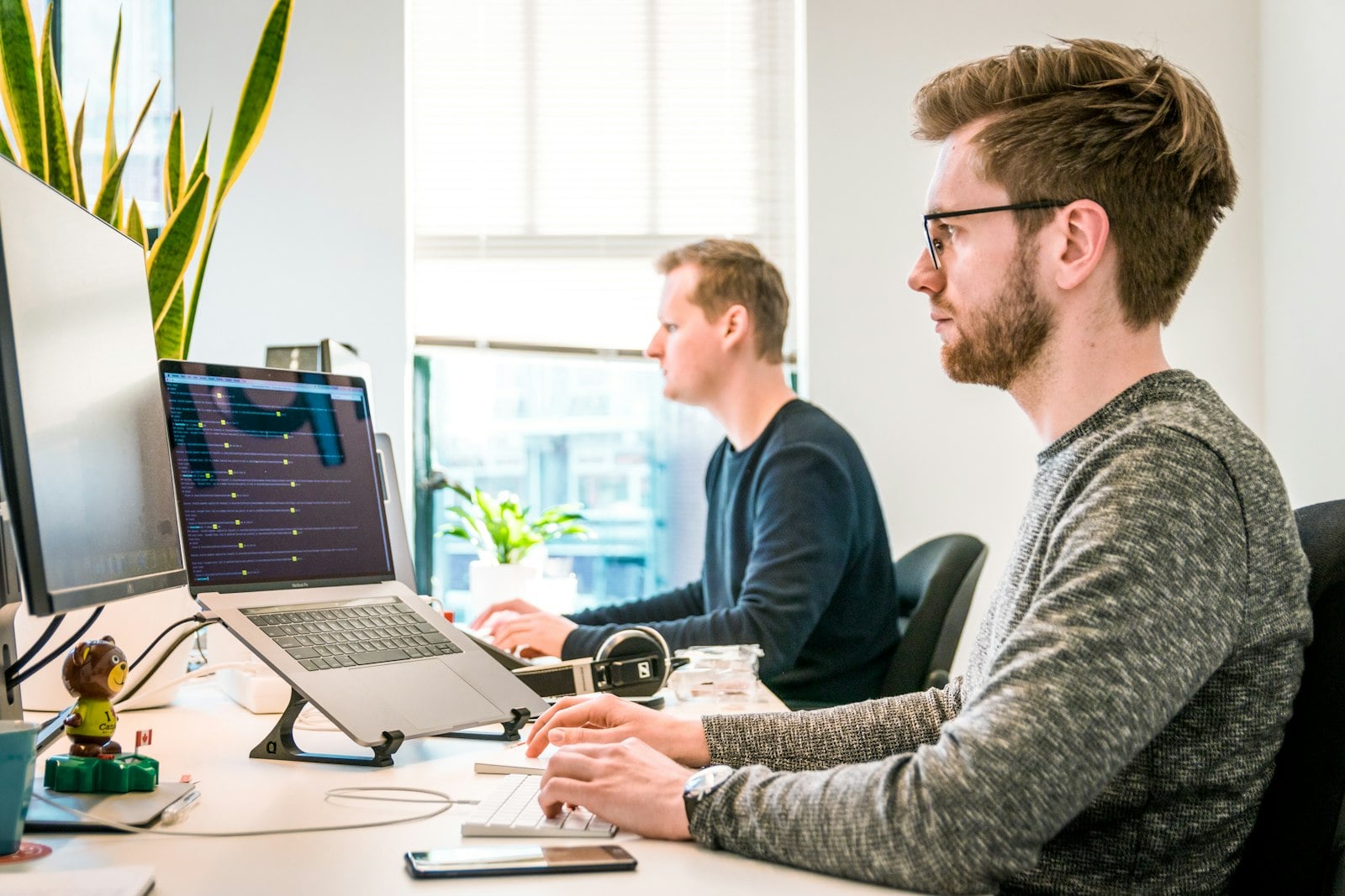 How to Build an Account Scoring Model for B2B SaaS in 2026