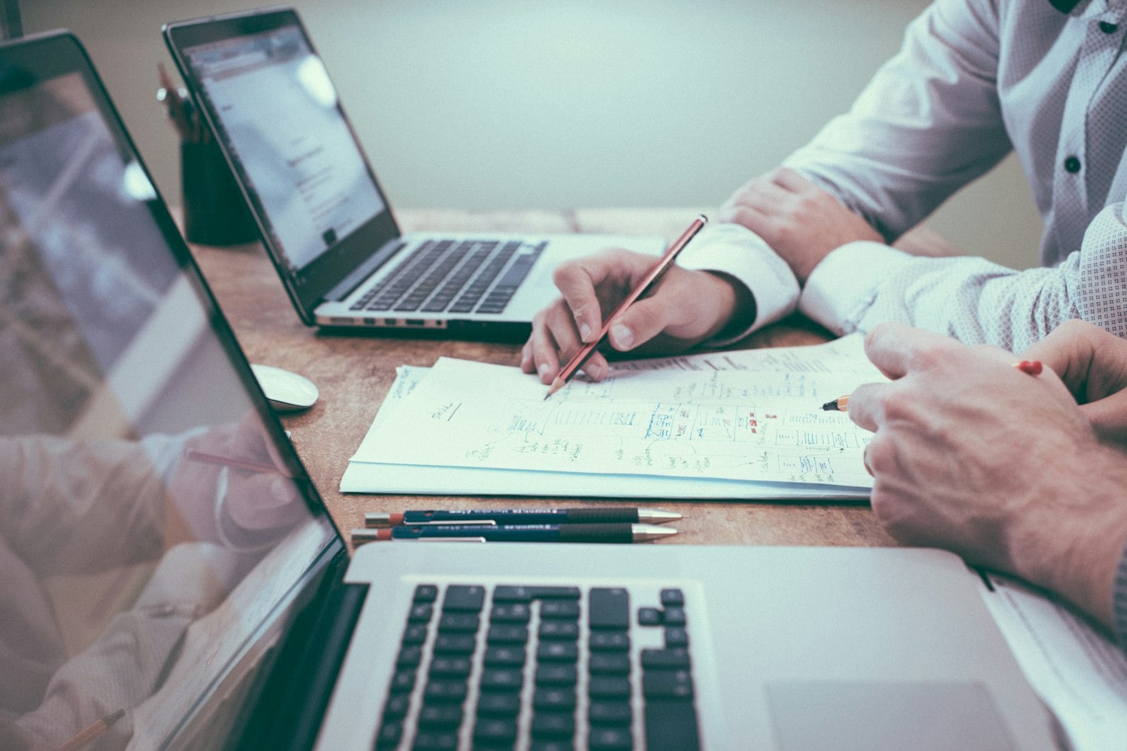 Demand Gen vs. Lead Gen: Which B2B Strategy Should You Run in 2026?