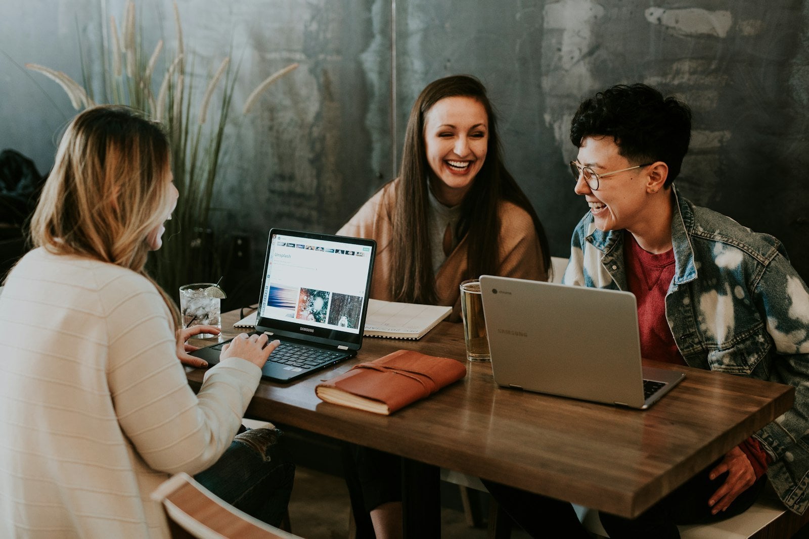 Buying Committee Detection definition explanation B2B revenue glossary 2026