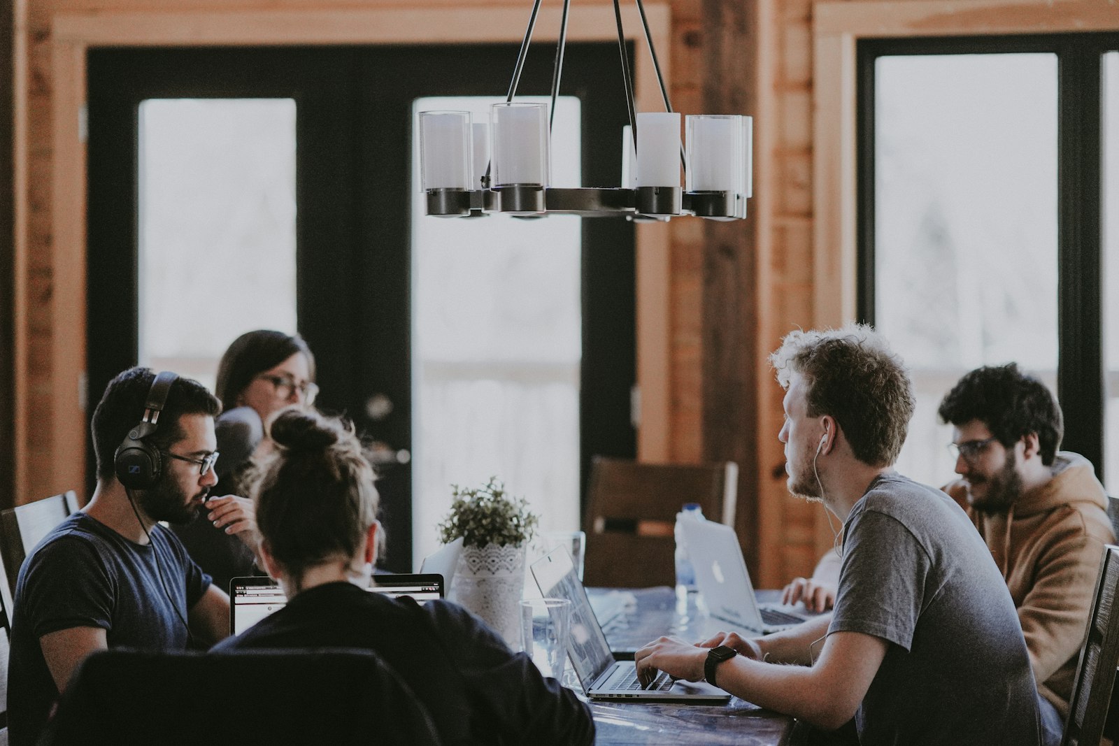 How to use influencer marketing to increase conversions