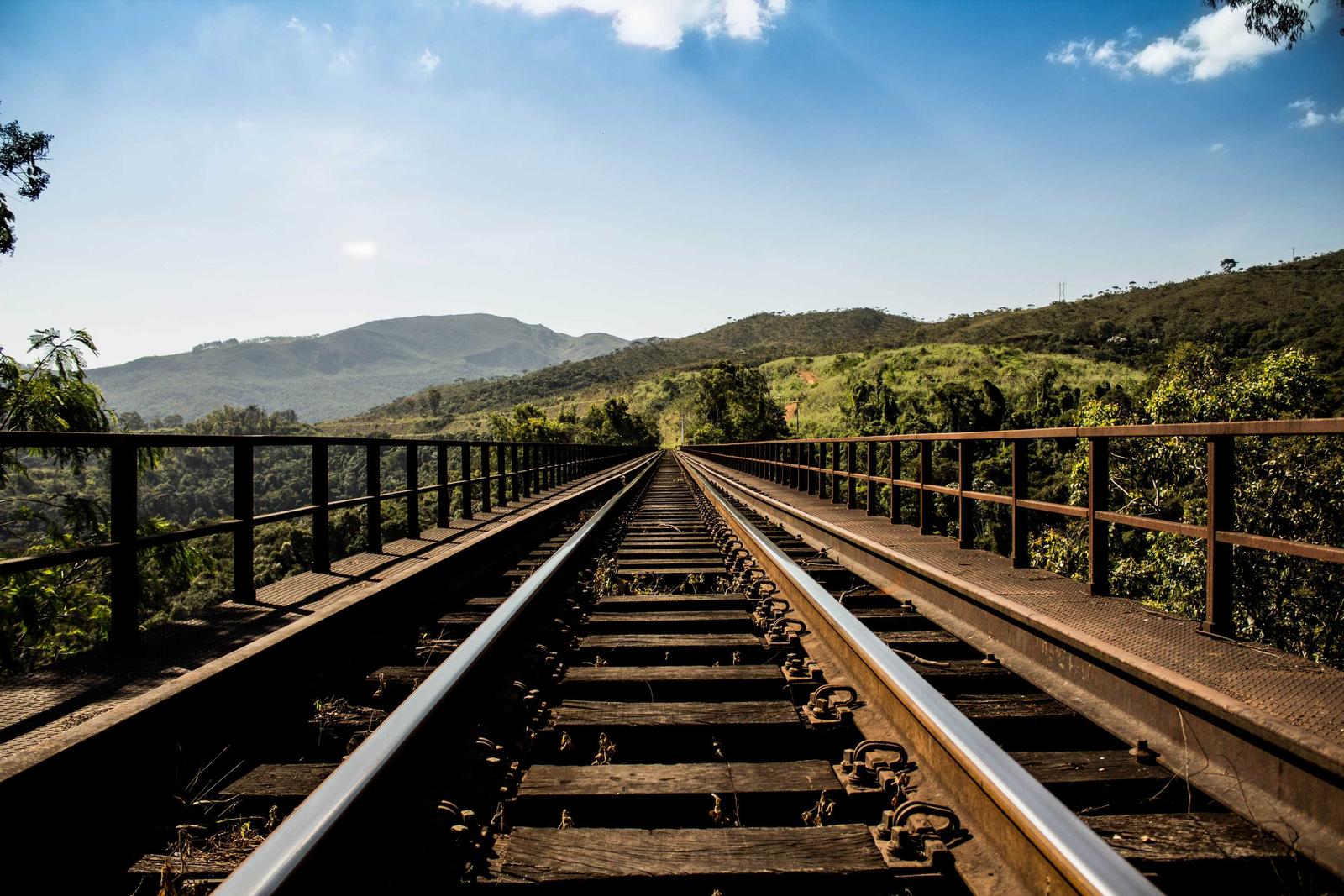 Maximizing ABM Success: How to Align Sales and Marketing for Better Account Engagement