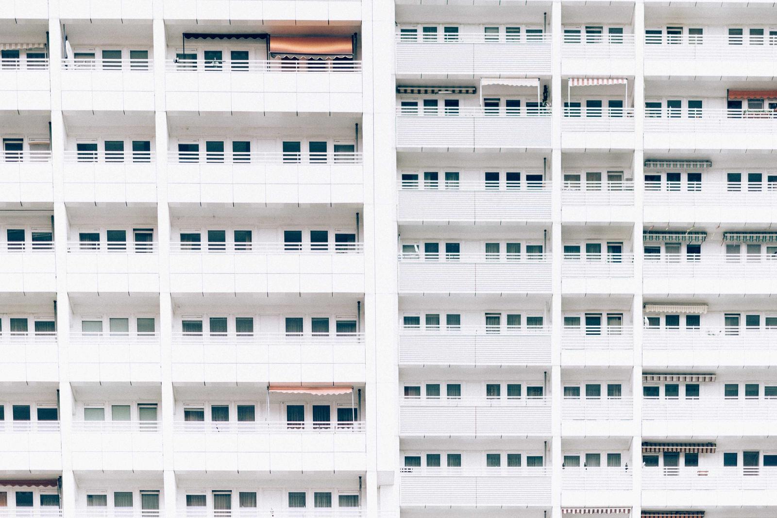 Abmatic AI vs Common Room 2026: Which Platform Fits Your B2B Growth Motion?