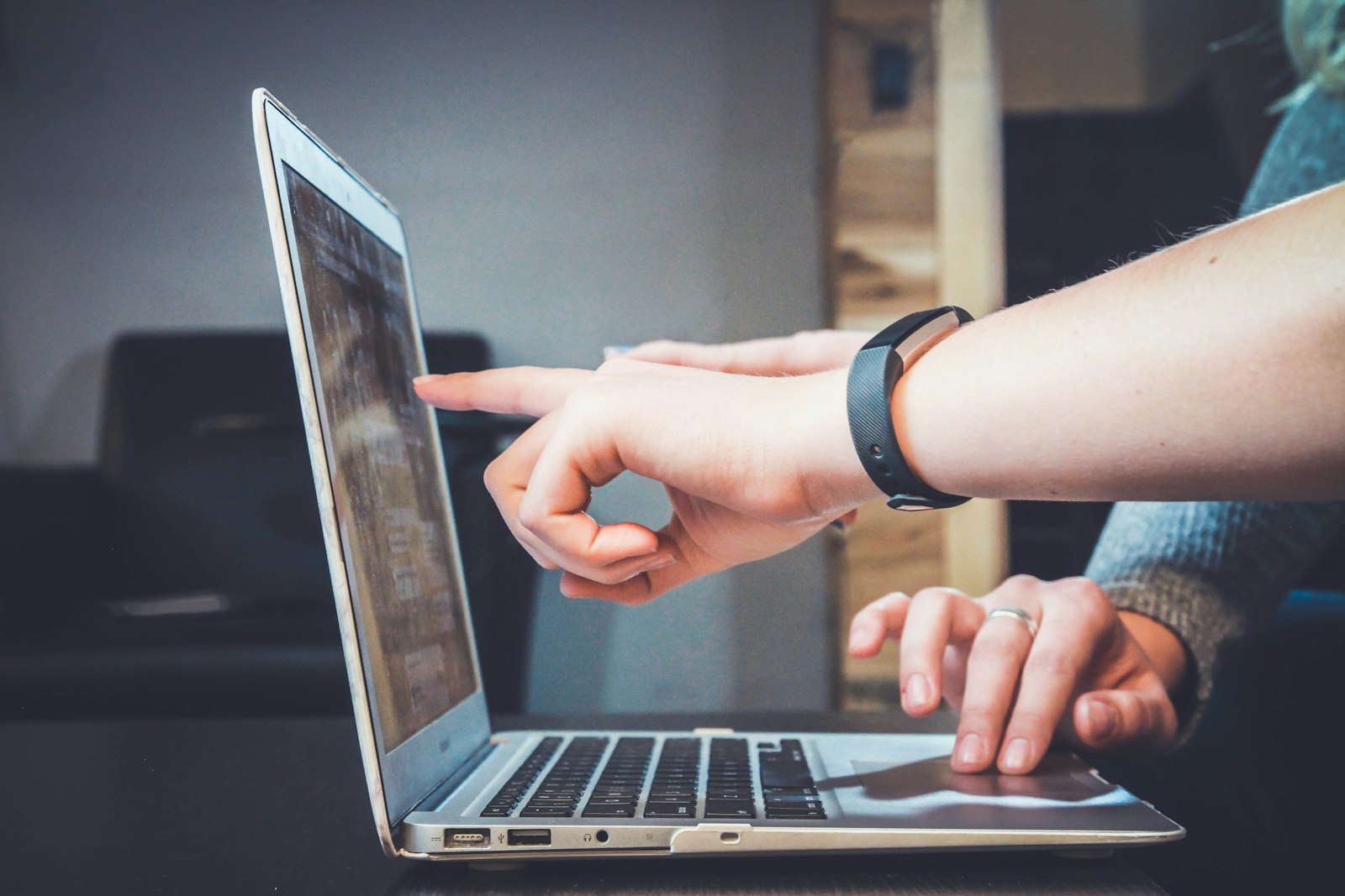 ABM Paid Social Strategy: Dynamic Ads, Account-Based Targeting, and Revenue Attribution